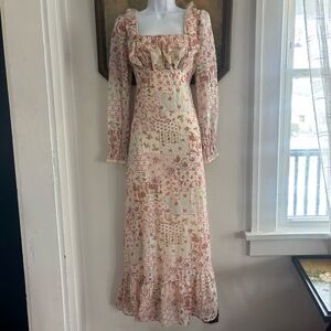 1970s Vintage Floral Printed Prairie Dress.